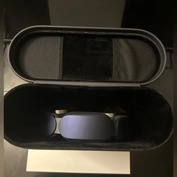 Dyson Stylish Blue and Silver Over-Ear Headphones - Picture 7 of 9